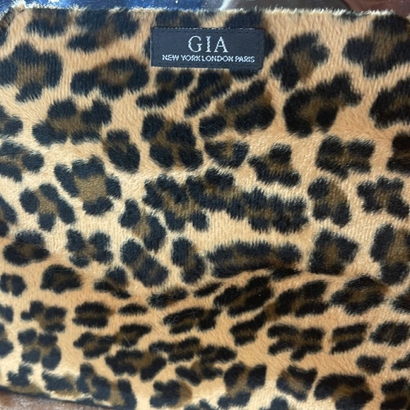 GIA New York, London, Paris faux fur bag - Picture 10 of 10